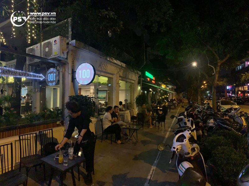 Bố trí sắp xếp bàn ngay tại vỉa hè đường